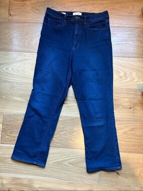 Universal Thread Women’s Dark Blue Jeans Size 10R High Rise Ankle Bootcut